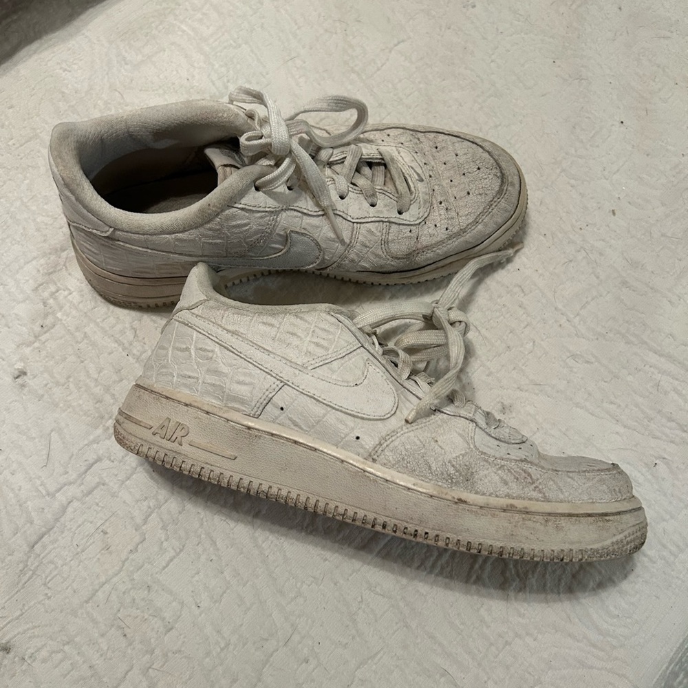 Nike Textured Off-White Sneakers